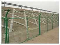 高速公路护栏网 铁路护栏网 防护网  隔离栅